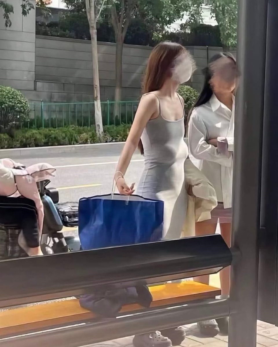 【これは！？】爆乳港区女子、話題に