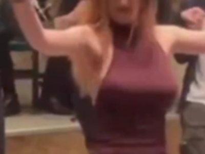 【乳揺れ動画】結婚式でお●ぱい揺らしすぎた美女、怒られてしまう！