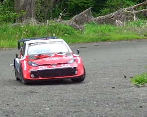 【動画】ラジコンのブレーキング挙動のリアルさを追求した走行動画が面白い。