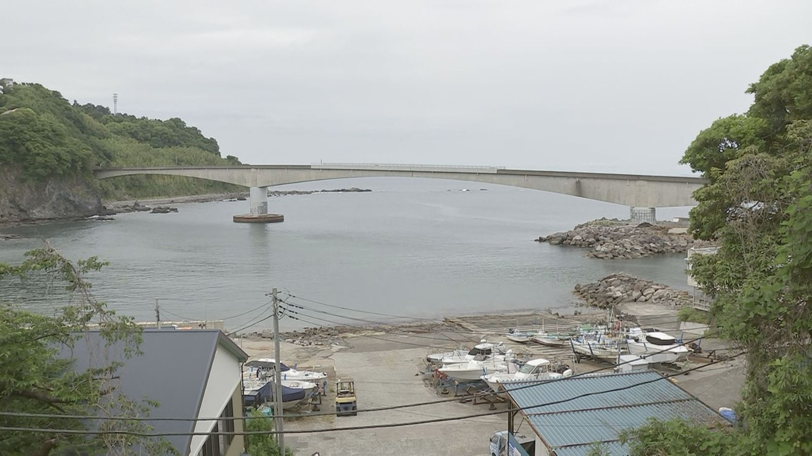 みんなで飛び降り 4人死亡