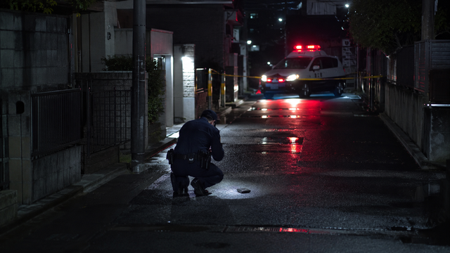 【衝撃】14歳女子中学生、60代女性にスプレー噴射し4万円入り財布を強奪→追いかけられ取り押さえられる