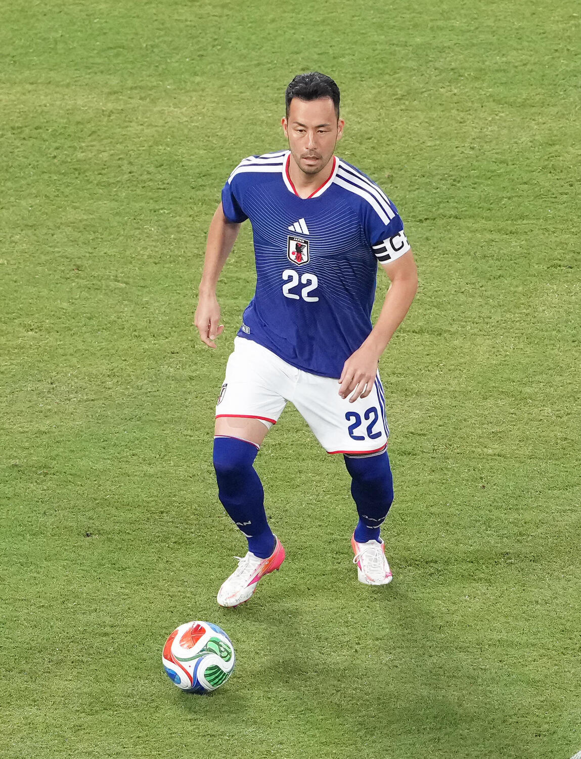 【悲報】吉田麻也さん、代表戦で異例の両チーム花道退場www