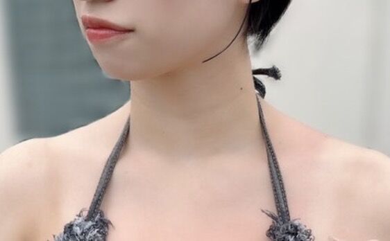 【画像】スレンダーBODYさん、水着の日焼けがシコすぎてしまうwww
