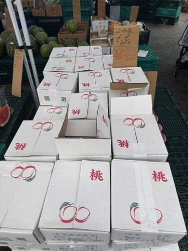 【衝撃】グエンさんの八百屋、桃が1000円www