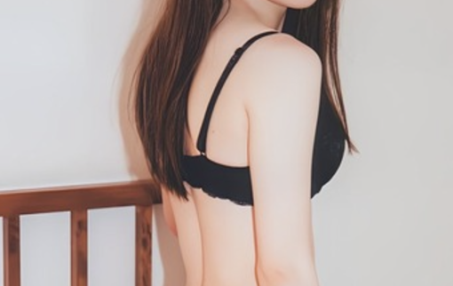 ラウンドガールのプライベートな姿、逆にスケベすぎるwww