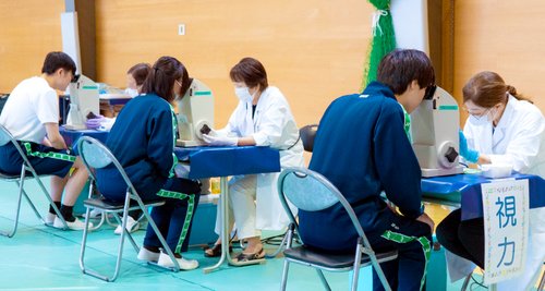 【困惑】川崎の女子小中学生さん、健康診断でパンツやブラを脱ぐ必要ってあるのか問題・・・・・・・・・
