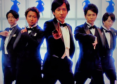 【悲報】嵐おばさん「今のアイドルはブサイクばかり。嵐はこんなに美形揃いだったのよ!」www