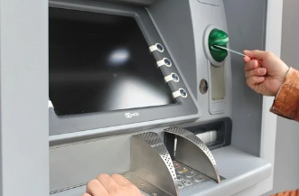 給料日にATMに行ったら、残高がメッチャ増えてた。旦那「給料が二重振込されたらしい。返してくれって」私「は？使っちゃたんだけど」→結果…