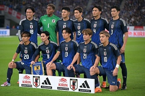 【困惑】森保ジャパン、海外メディアにべた褒めされてしまう