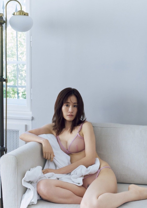 【悲報】ヘアヌード出したのに全く話題にならないアイドルwww（画像あり）