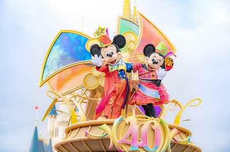 【悲報】外国人さん、ディズニーシーにカップ麺を持ち込み炎上www