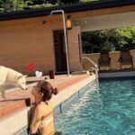 元TBS・山本里菜アナ、レアな水着姿「とても綺麗」「素敵」と絶賛 「写真集出して」「グラビア見たい」と待望論も