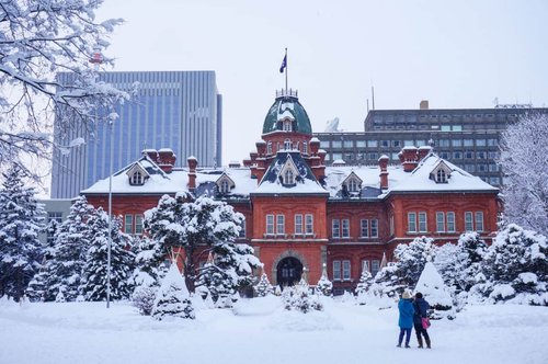 【悲報】北海道(札幌)と沖縄(那覇)に転勤ならどっちがマシ？