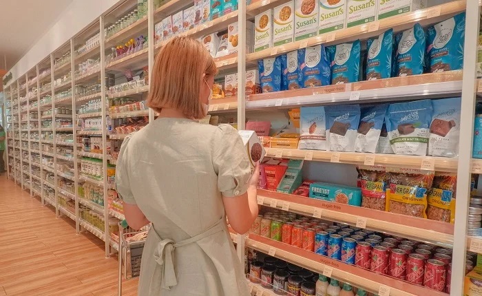 【画像】お尻丸出しの女、スーパーに現れるｗｗｗ