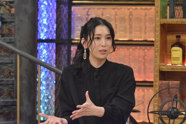 【悲報】雛形あきこ「23年間マジで一回も奢ってくれなかった…。その名は･････」⇒！！