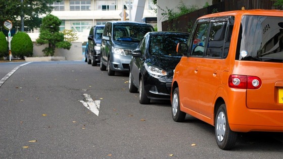 「違法駐車は違法です 〇〇警察署」っていう張り紙自作して路駐車に貼った結果www