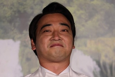 ジャンポケ斉藤「笑顔だったのでキスしてもOKだと思った」「お互いが同時に舌と舌を動かしたので、求めていると思った」