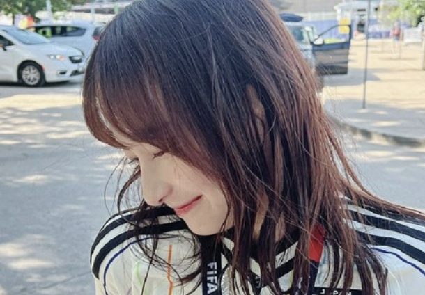 【画像】影山優佳、子供用ユニ着用で乳をうっかり強調させてしまうwww