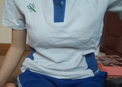 【画像】体操着J●さん、自分から脱いで見せてくれるwww