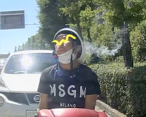 【大阪】この顔にピンと来たら110番。桃山台で原付に当て逃げされてしまうドラレコ。