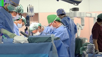 【悲報】医学部が女性差別をやめた結果、外科医5000人不足www