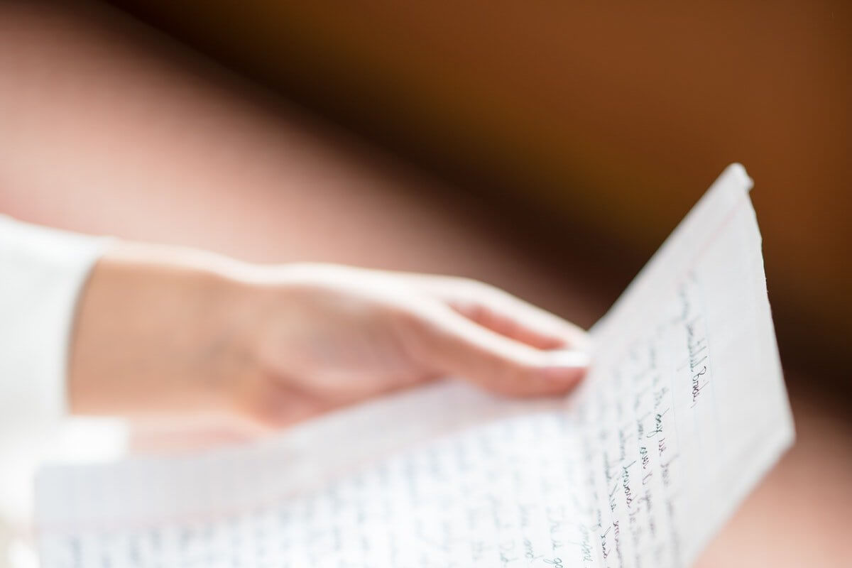 自宅に封書が届いた。『（彼氏）さんは不誠実な男だ。付き合うのは止めたほうがいい。傷つくのはあなたですよ』私（…ありえないよな）　２年後、彼と婚約直後に…『彼には隠し子がいる。結婚しても後悔する』私「…」　→　発覚した密告者の正体とその末路は……..