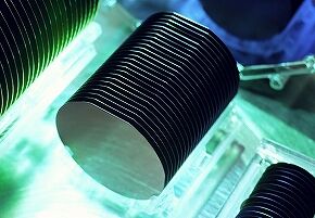 中国、半導体製造装置の国産開始か　米ＩＴメディア報道、市場は動揺