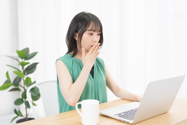 クソガキ「ガラス床展望台のガラス傘でつついたろ！」→結果www