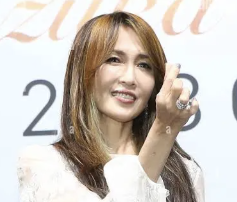 【画像】工藤静香(56)、ガチで異変が訪れる