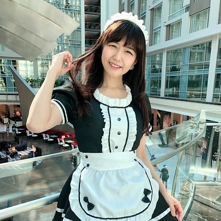 【画像】アラサー女性声優さん、セーラー服を着てしまう……
