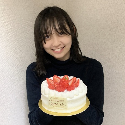 【画像】陰キャ女さん、脱いだら爆胸だったwww