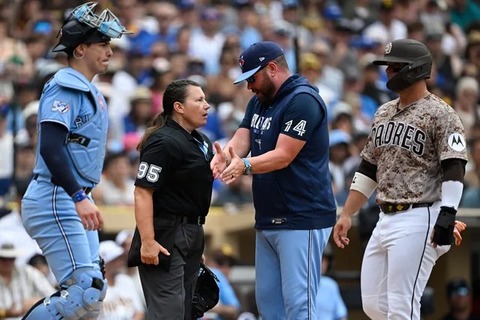 【MLB】女性球審で大混乱　チャレンジ却下→コーチ退場処分→一転ボーク　「まるでサーカス団だ」「彼女は最低評価の審判の1人だ」
