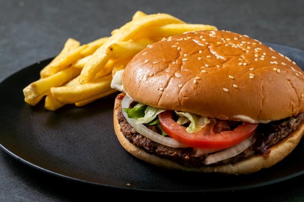 【画像】日本マクドナルドさん、物価高に便乗してもうやりたい放題www
