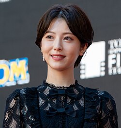 【画像】浜辺美波さん、10年前と顔が違う！？