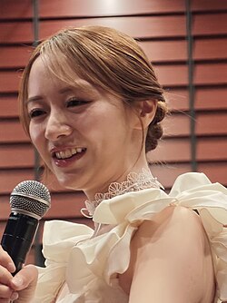 【え、いつの間に金髪！？】森香澄の現在の姿が激変すぎて二度見不可避！黒縁メガネのラフな私服ショットにファン悶絶