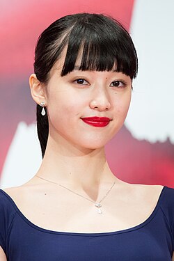 【衝撃】「理想のお腹すぎる…！」山田愛奈が解禁した三角ビキニ水着姿に絶賛の声が止まらない