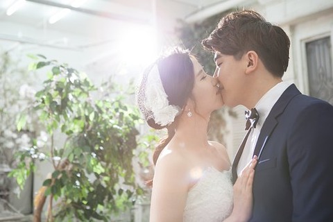 真面目に年収600万円とかで結婚してる奴ってどうやって生活してるの？
