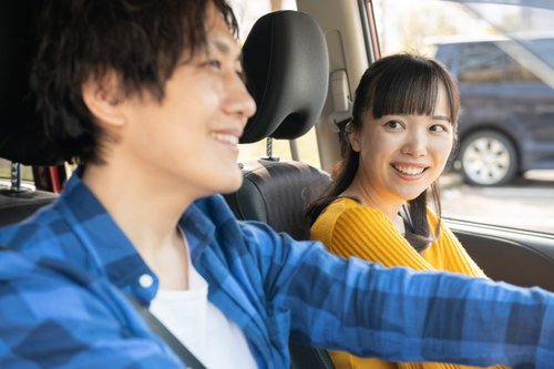 【朗報】女さん「旅行中ごめん、生理きた」イケメン彼氏さん「OK俺が生理用品買ってくる」www