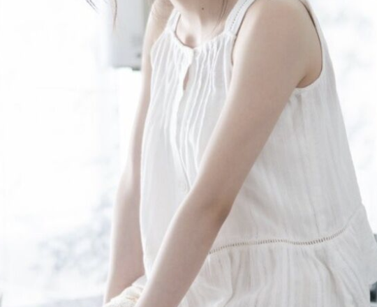 【悲報】27歳OLのりこさん、とんでもないものが映り込んでしまう