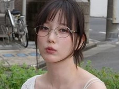 【最新画像】本田翼さん(34)、巨.乳専用の服を着てしまう！！