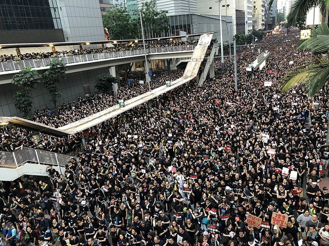 中国は香港の抗議をどう封じたのか　100万人規模のデモから7年、周庭・黄之鋒と「言論の自由」の現在
