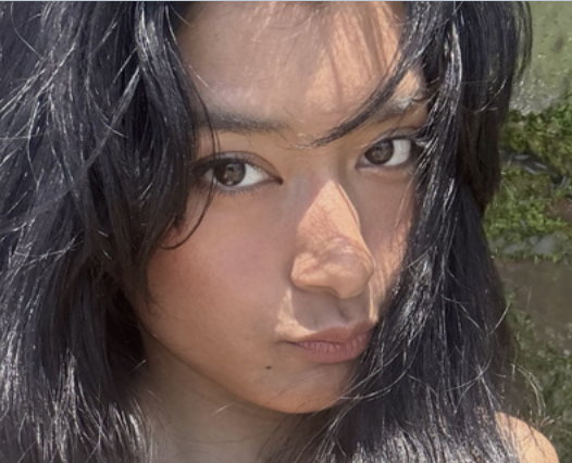 【朗報】ローラさん(36)、ビキニ配信でうっかり乳輪こんにちはwww