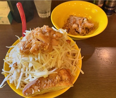 【悲報】二郎系ラーメン屋さん、営業するほど赤字で終わる…