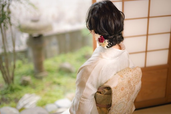 【画像】椎名林檎「チュートリアル徳井と対談か・・・、ちょっとエ□い服で行こｗ」⇒