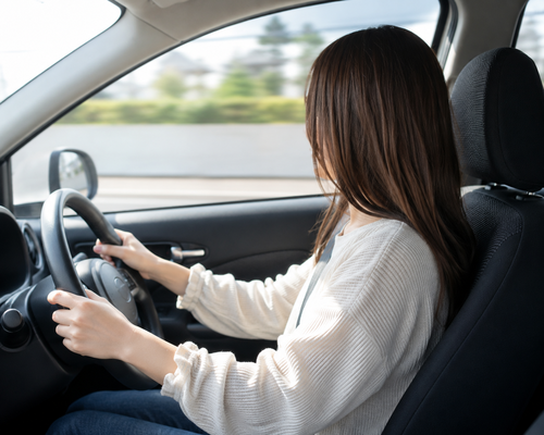 【衝撃】若者の車離れヤバい、運転免許保有率と自動車保有率が過去最低を更新するwww