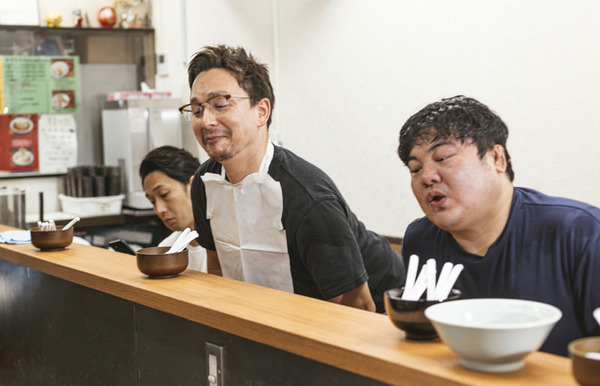 【驚愕】ラーメン屋で意味不明な事がwww 店員「大盛り無料ですが？」バカ「いや、普通盛りで」俺「イラッ！」⇒結果！