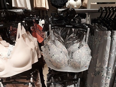女「ブラジャー買うたびに思う」