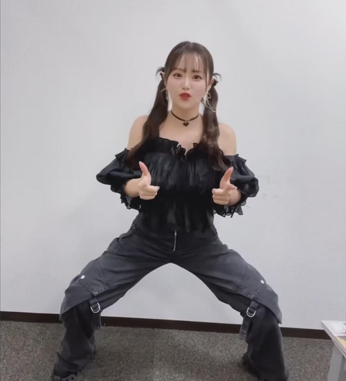 【朗報】セクシー声優の井口裕香さん、えちえち写真集を後輩に配る