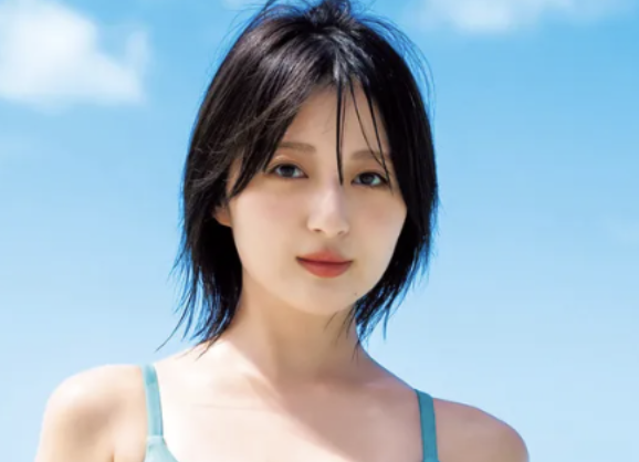 【画像】GLAYのTERUの娘『こばしり。』のビキニお乳生々しすぎるwww