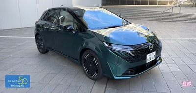 【画像】日産の新型AURAさん、ビジュアルが神すぎる件www